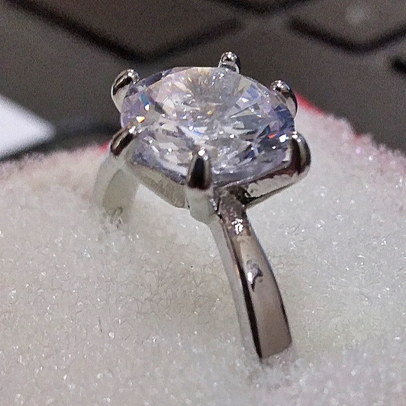 Silver-Plated Women's 2ct Round Solitaire CZ Cheap Wedding Ring Clearance Sale - Picture 4 of 6